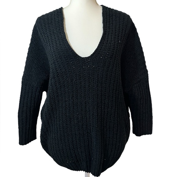 POL Sweaters - POL Scoop-Neck Chunky Knit Sweater.